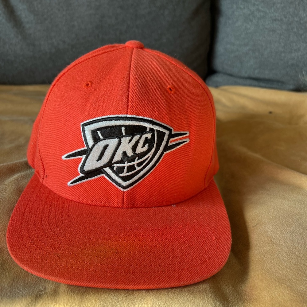 Red Oklahoma City Thunder orange and black logo Basketball Cap